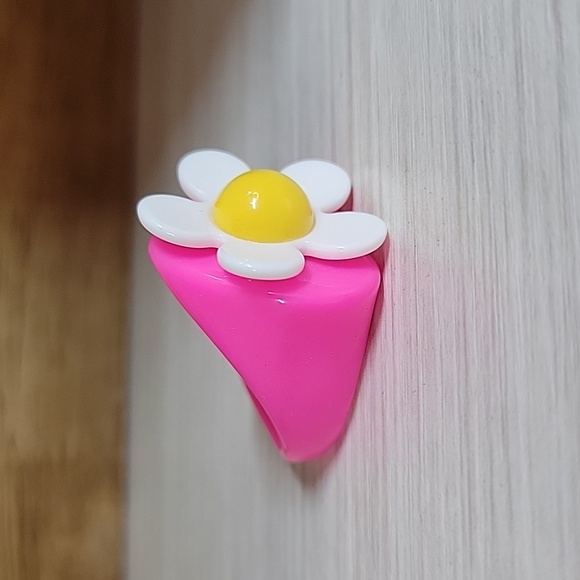 FLOWER POWER FUNKY CUTE RING - Picture 4 of 7